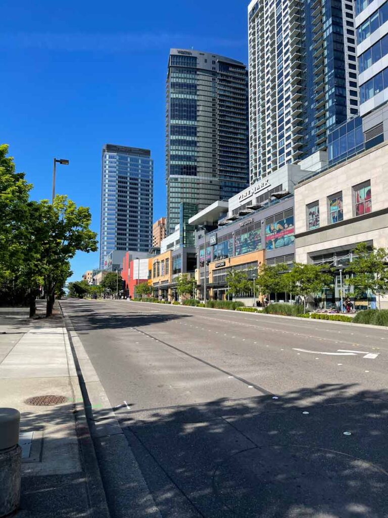 Downtown Bellevue lincoln Towers and Bellevue Square